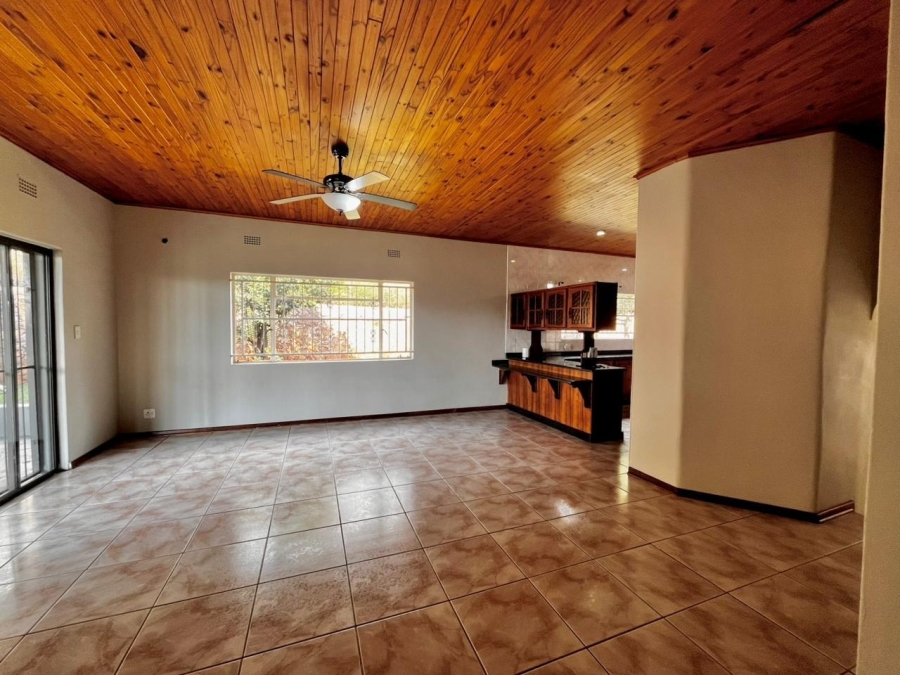 4 Bedroom Property for Sale in Safari Gardens North West